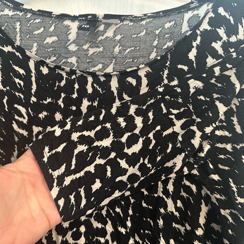 Divided by H&M women’s blouse - Picture 3 of 6